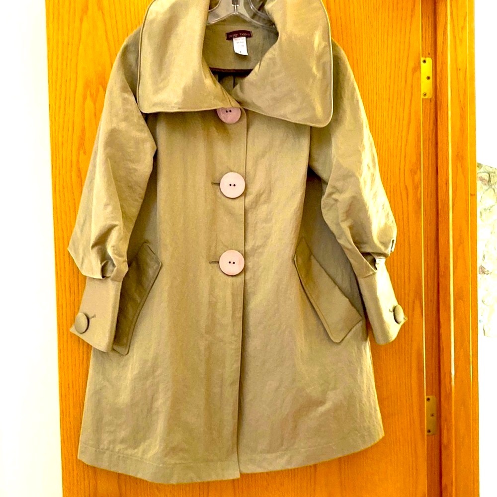 VERY CLASSY STYLISH UNIQUE THREE QUARTER LENGTH COAT